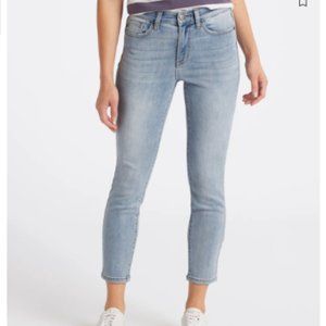 NWT Mid Rise Girlfriend Jean